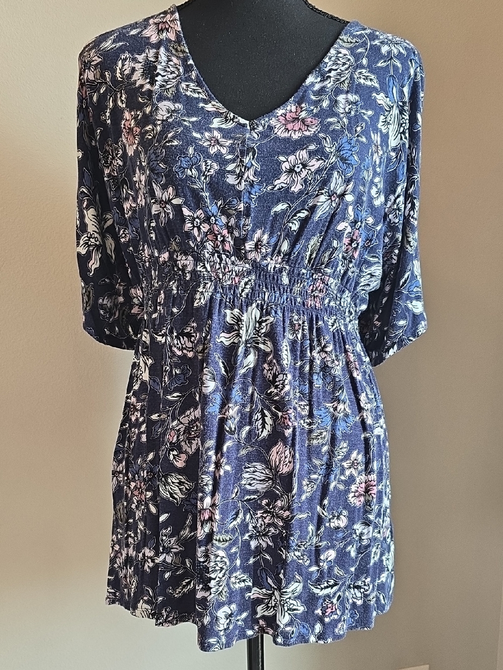 Jessica Simpson Maternity Navy Floral V-Neck Tunic - Size Small
